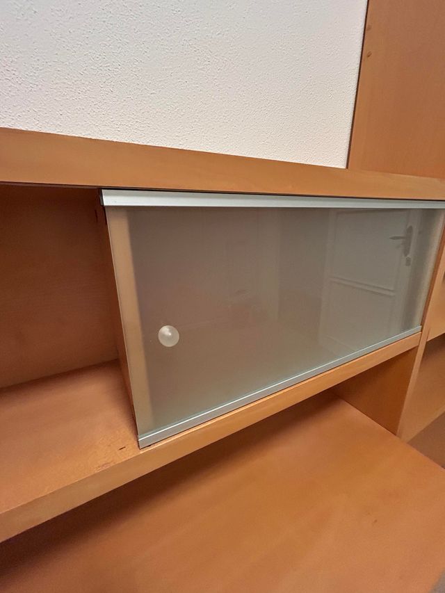 Libreria e credenza in legno e vetro
