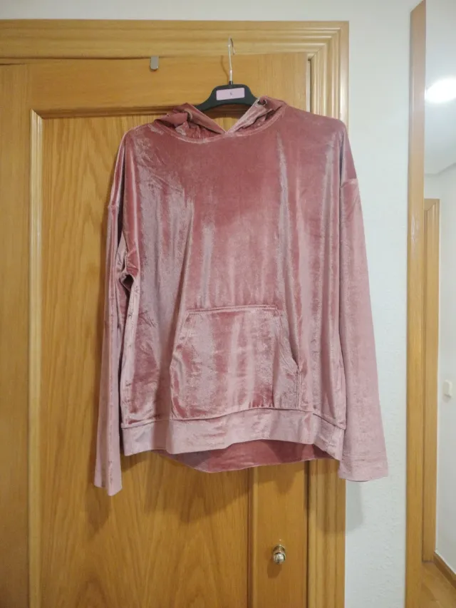 Sudadera rosa larga de terciopelo
