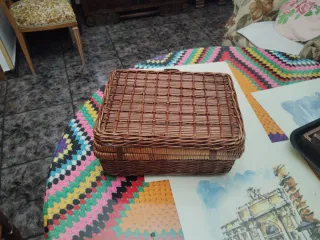 Cesta de picnic mimbre antigua