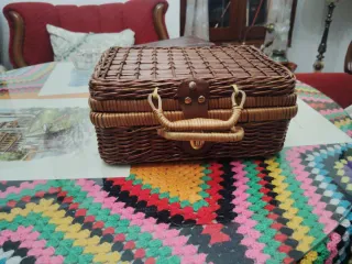 Cesta de picnic mimbre antigua