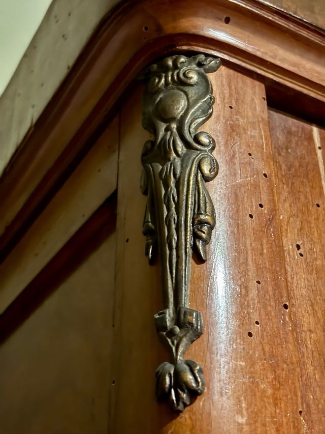 Armario antiguo madera maciza puertas cristal