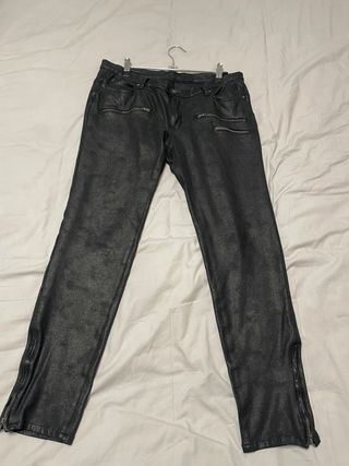 Pantalón cuero negro con cremalleras