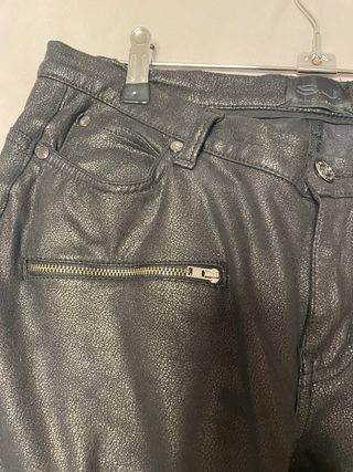 Pantalón cuero negro con cremalleras