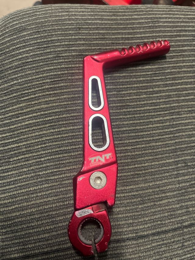 Pata de arranque TNT Roja para derbi