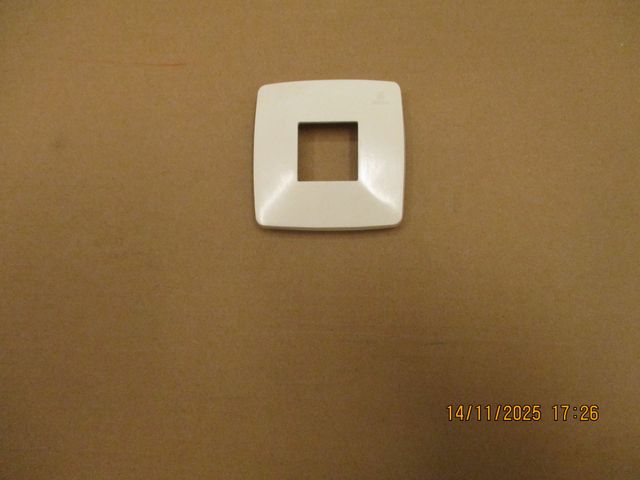 Placa Simon 32610-31 Blanca
