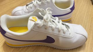 Nike Cortez Blancas y Amarillas