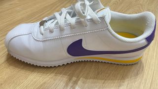 Nike Cortez Blancas y Amarillas