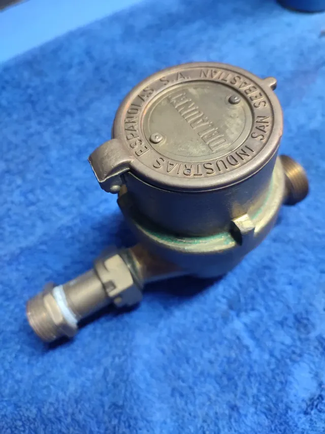Contador de agua vintage DELFIN
