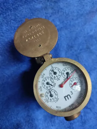 Contador de agua vintage DELFIN