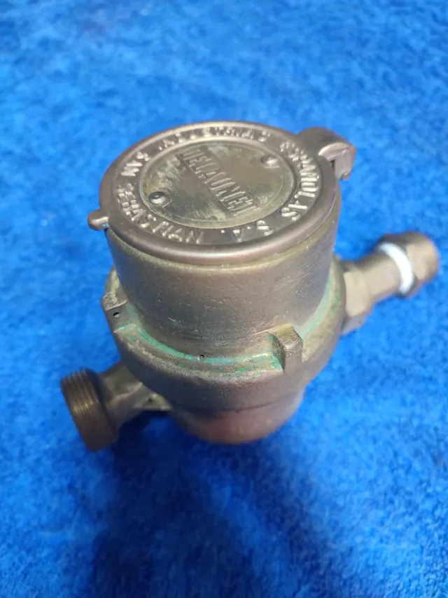 Contador de agua vintage DELFIN