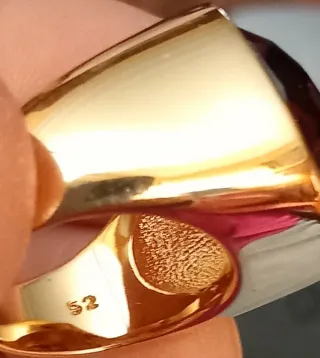 Anillo Swarovski Dorado con Piedra Morada