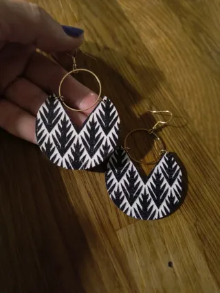 Pendientes grandes con diseño geométrico