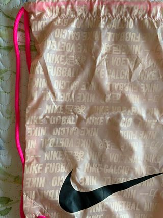 Bolsa Nike rosa para zapatillas de futbol