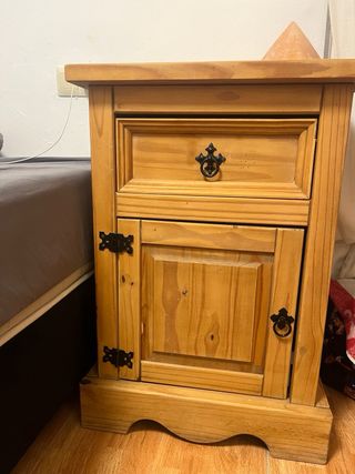 2 x Mesita de noche de madera