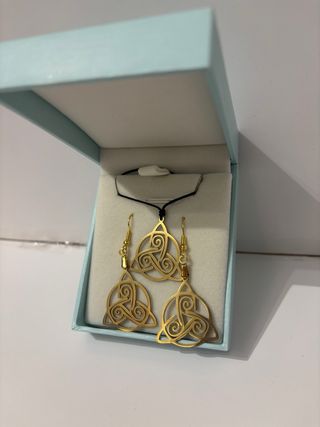 Conjunto collar y pendientes nudo celta acero inox