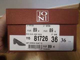 Zapatos de tacón granate