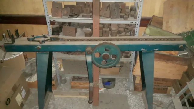 Banco de joyero para estirar metal