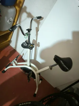 Bicicleta Estática Blanca
