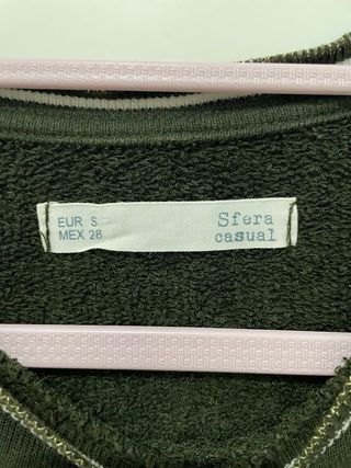 Jersey verde con volantes