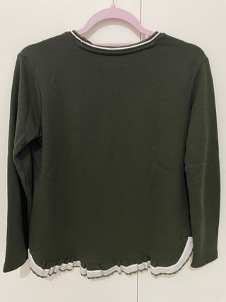 Jersey verde con volantes