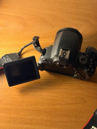 Cámara Canon T5i DSLR + Lente 18-55mm + lente 50mm