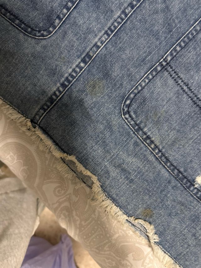 Peto vaquero con rotos