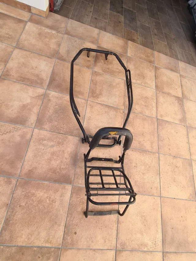 Portaequipajes y defensa Vespa Primavera