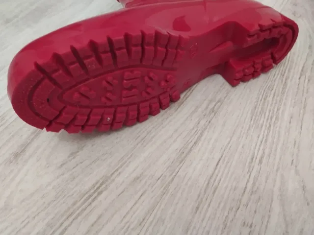 Botas de agua rojas cortas