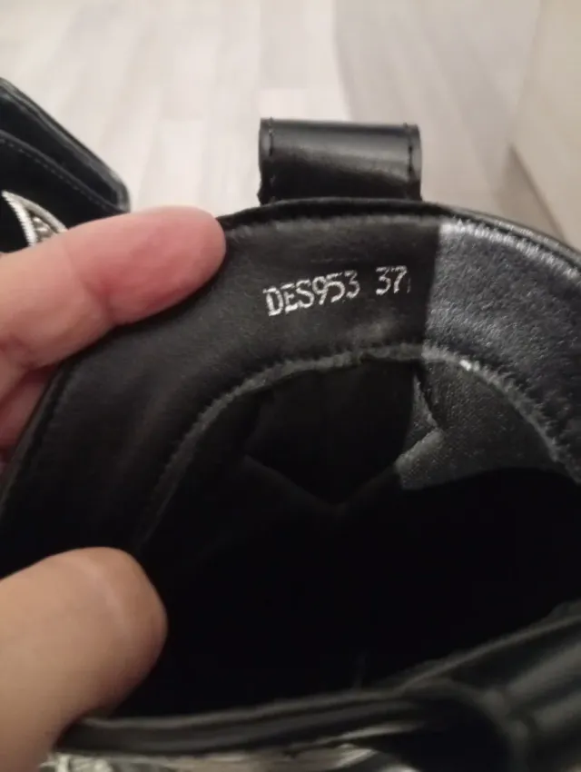 Botas cowboy negras con bordado