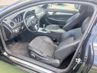 Mercedes-Benz Clase C220 COUPE
