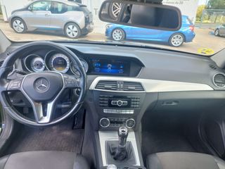 Mercedes-Benz Clase C220 COUPE