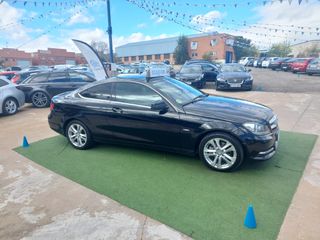 Mercedes-Benz Clase C220 COUPE