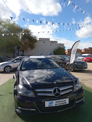 Mercedes-Benz Clase C220 COUPE