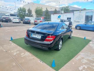 Mercedes-Benz Clase C220 COUPE
