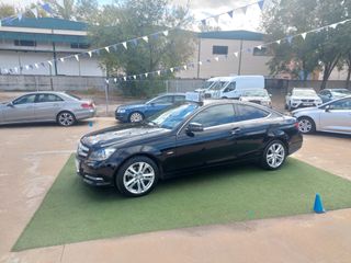 Mercedes-Benz Clase C220 COUPE