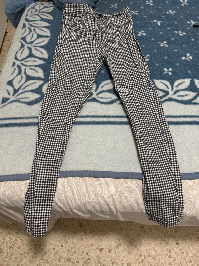 Vaqueros de cuadros blanco y negro