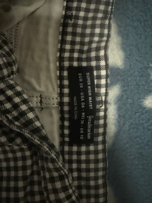 Vaqueros de cuadros blanco y negro