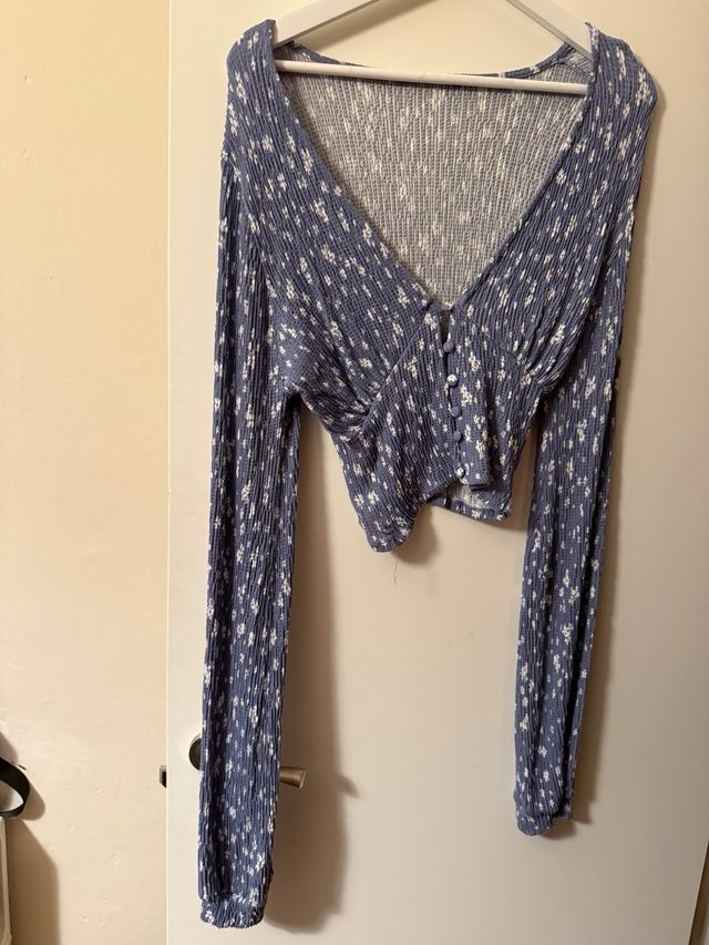 Blusa azul floral manga larga