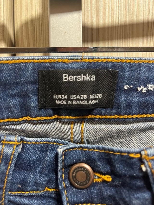 Vaqueros niño Bershka talla 34