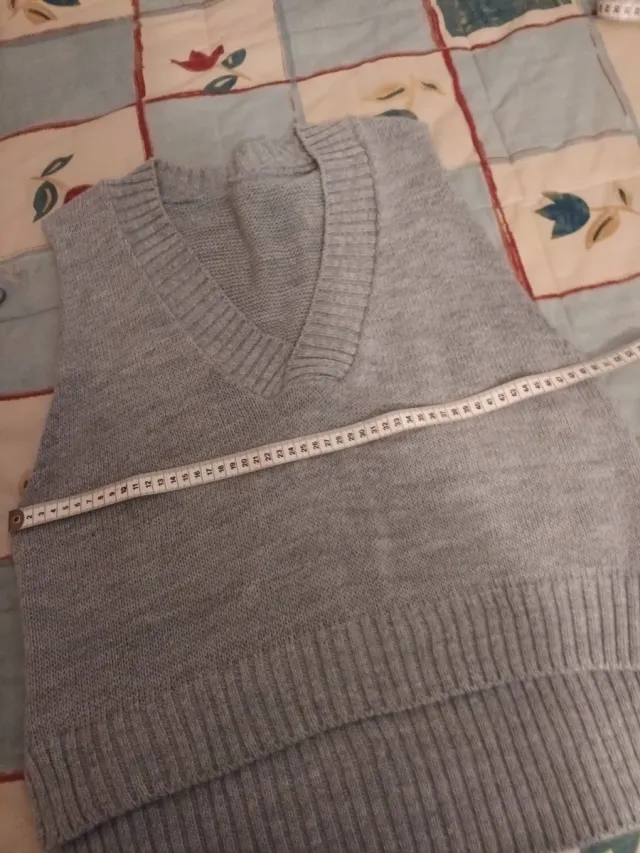 Chaleco de punto color gris