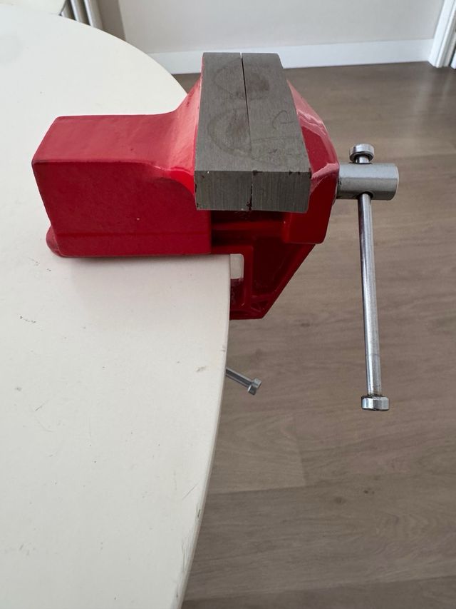 Tornillo de banco fijo 90 mm