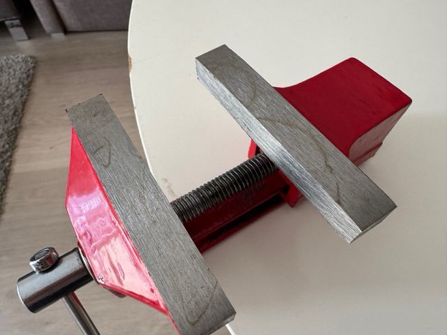 Tornillo de banco fijo 90 mm