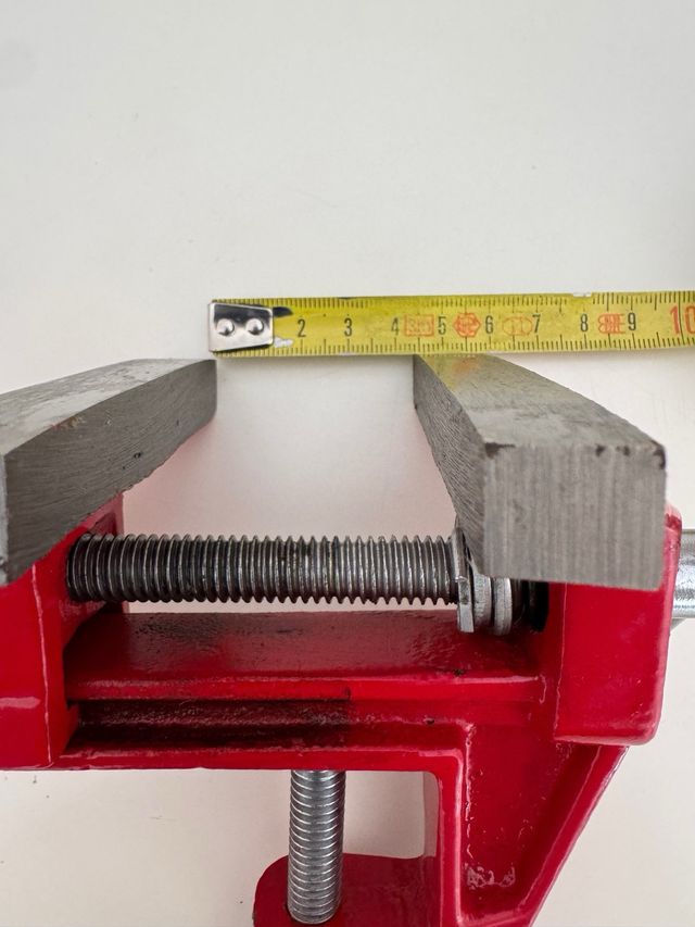 Tornillo de banco fijo 90 mm