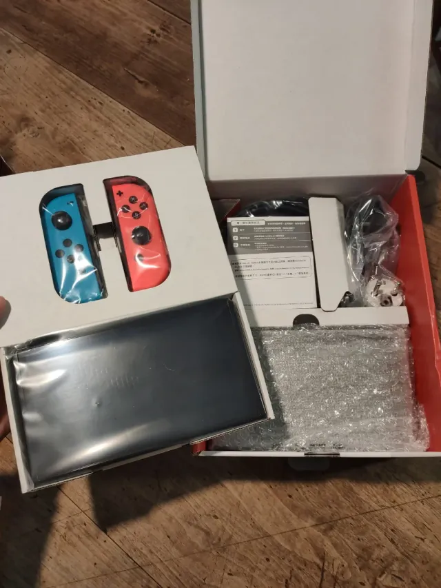 Nintendo Switch OLED - Sin estrenar