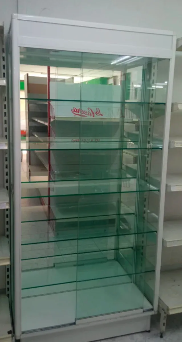 Expositor Perfumería Plata y Blanco con luz