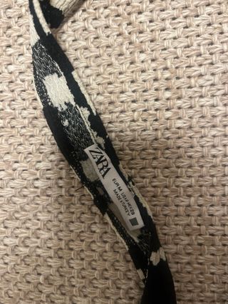 Top Zara cuello halter estampado cebra