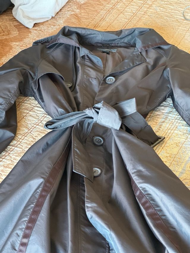 Gabardina marrón elegante