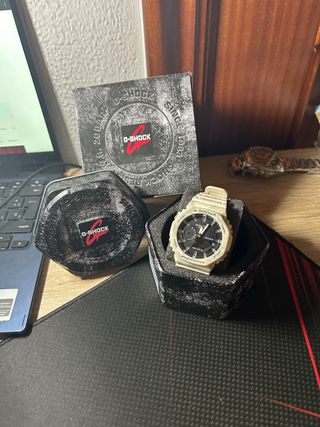 Reloj Casio G-Shock Beige y Negro