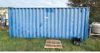 Contenedor marítimo azul