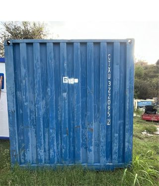 Contenedor marítimo azul